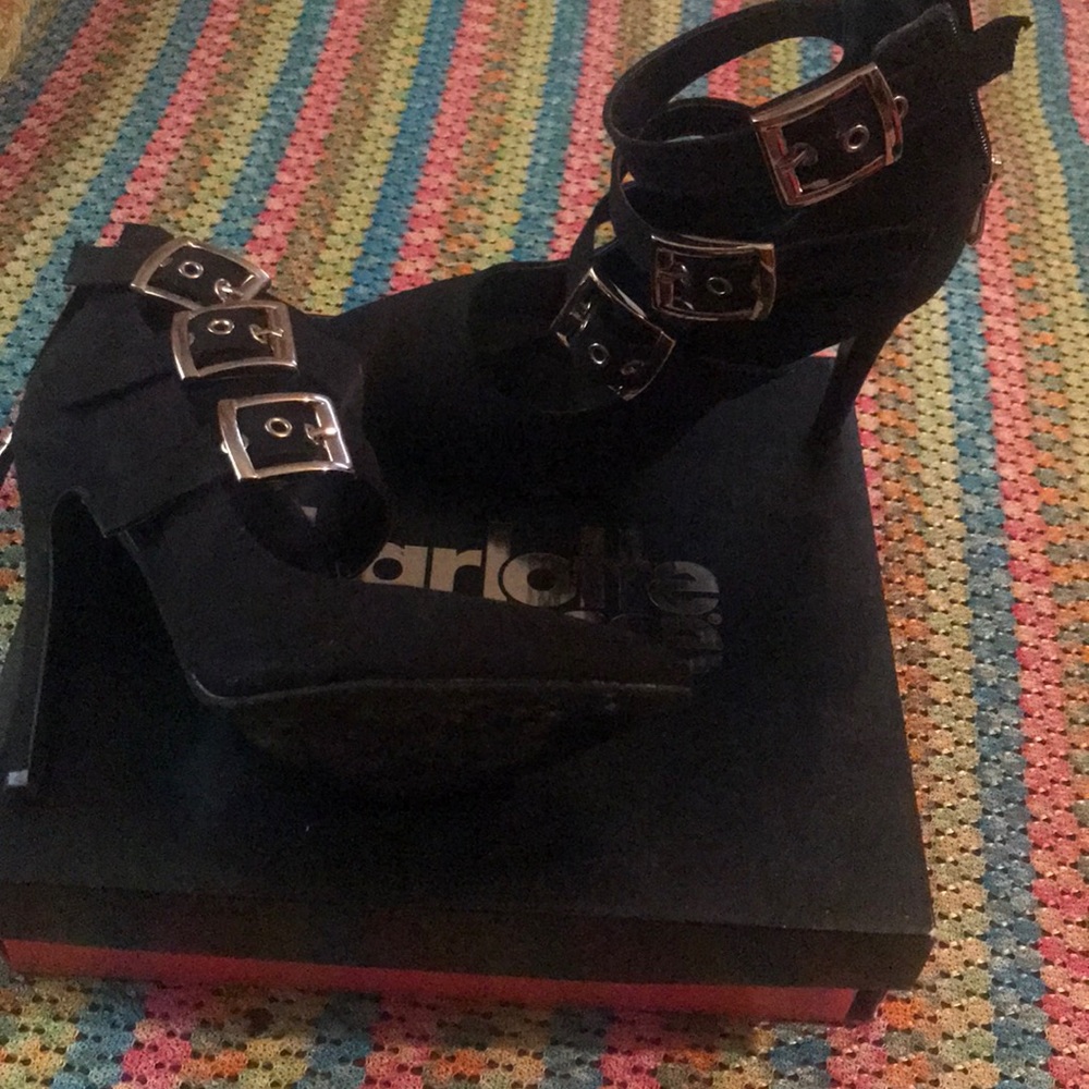 Black Rubik-11 heels